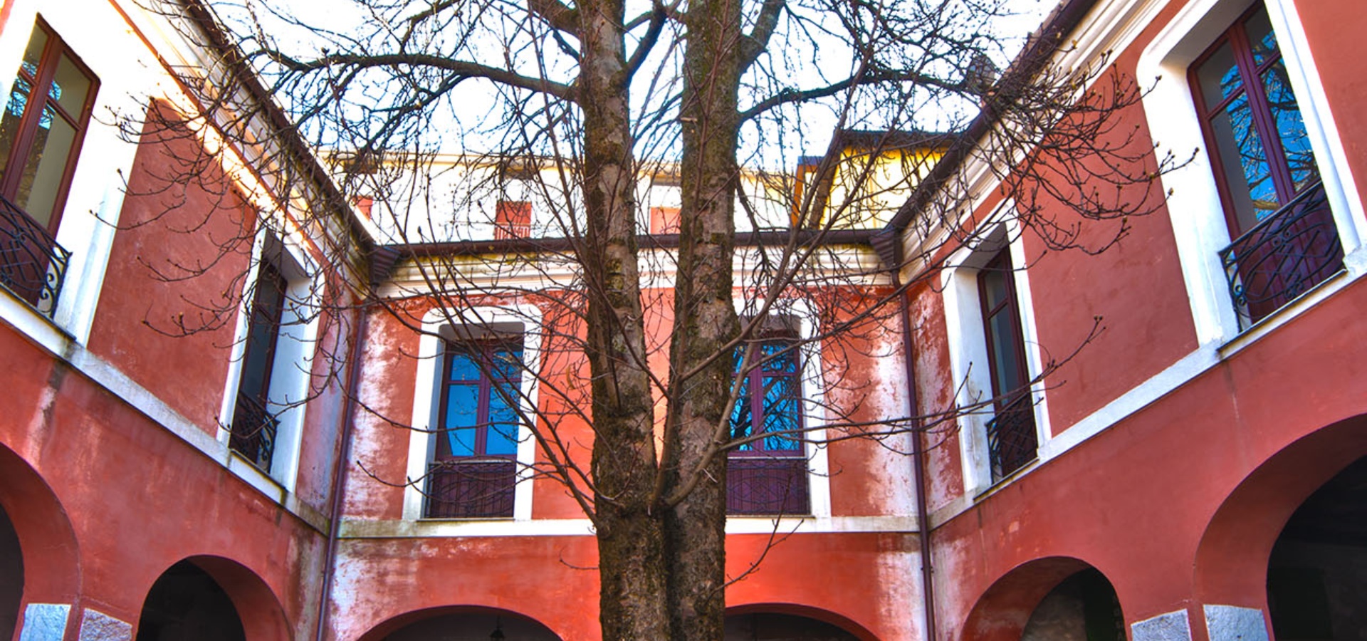 Aritzo, Casa Devilla. Cortile interno