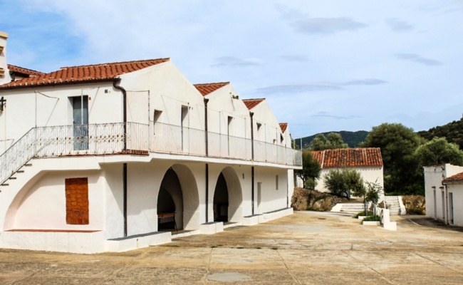 Bitti, santuario di S'Annossata. Cumbessias