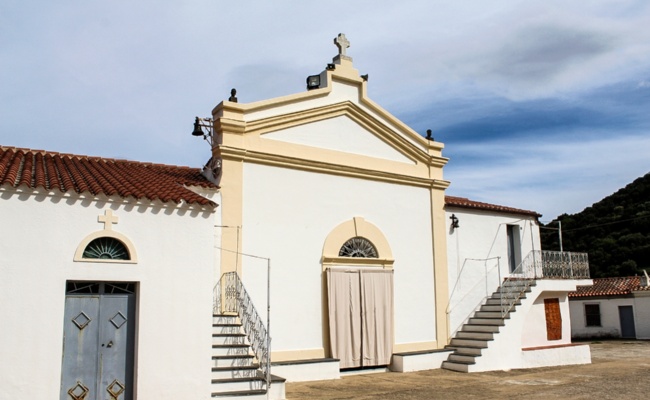 Bitti, santuario di S'Annossata. Facciata della chiesa