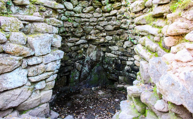 Bitti, Romanzesu. Sacred well