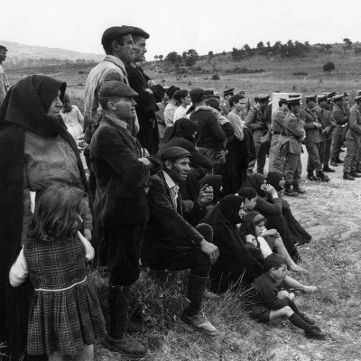 Fonni, Pratobello. Rivolta pacifica di alcuni cittadini di Orgosolo - CC BY Archivio Francesca Meloni, Commons Wikimedia