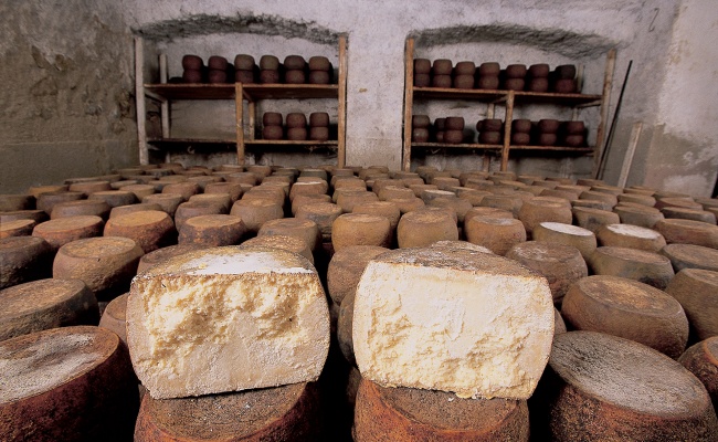 Gavoi, formaggio Fiore Sardo