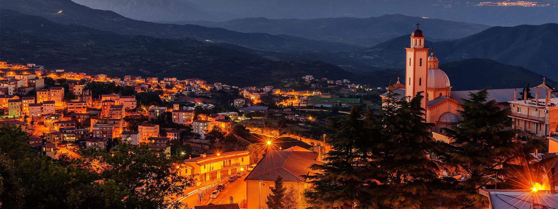 Lanusei, panorama notturno del paese