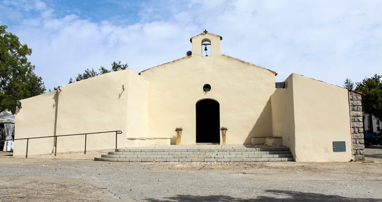 Mamoiada, santuario dei Santi Cosma e Damiano. Facciata