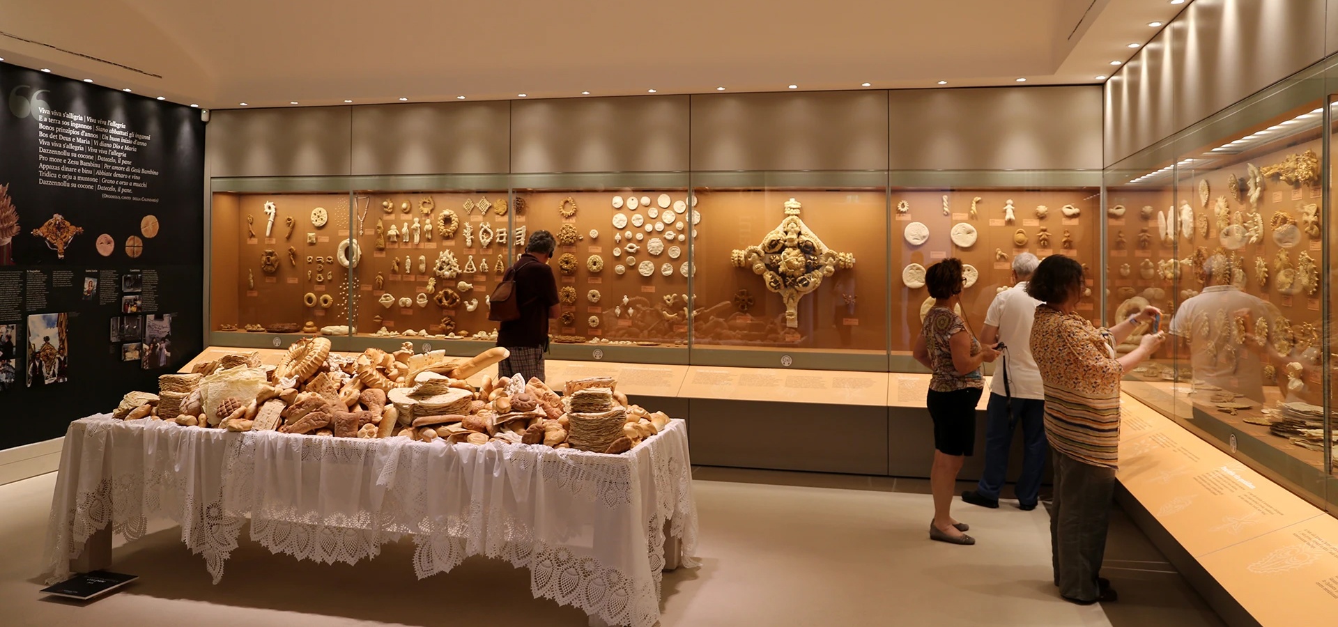 Nuoro, Museo del Costume. Sala del pane