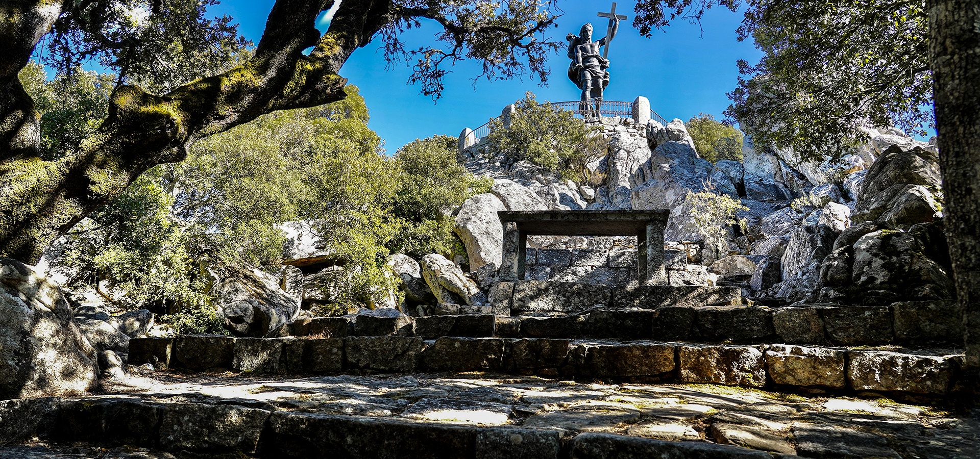 Nuoro, Monte Ortobene. Salita verso il Redentore