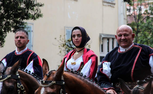 Oniferi, costume tradizionale