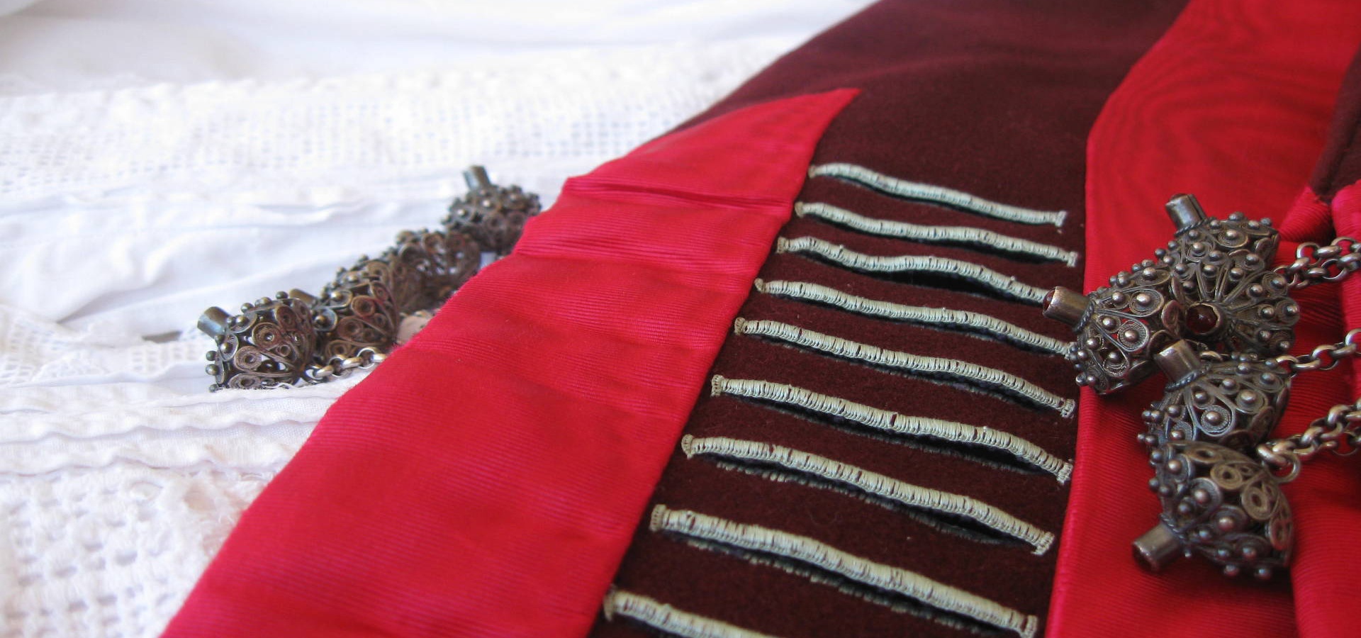 Oniferi, costume tradizionale