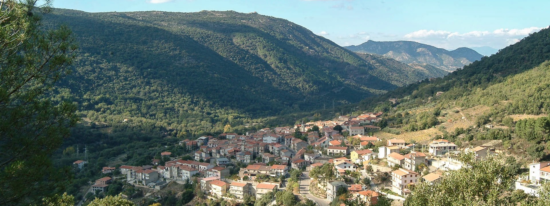 Tiana, panoramica del paese