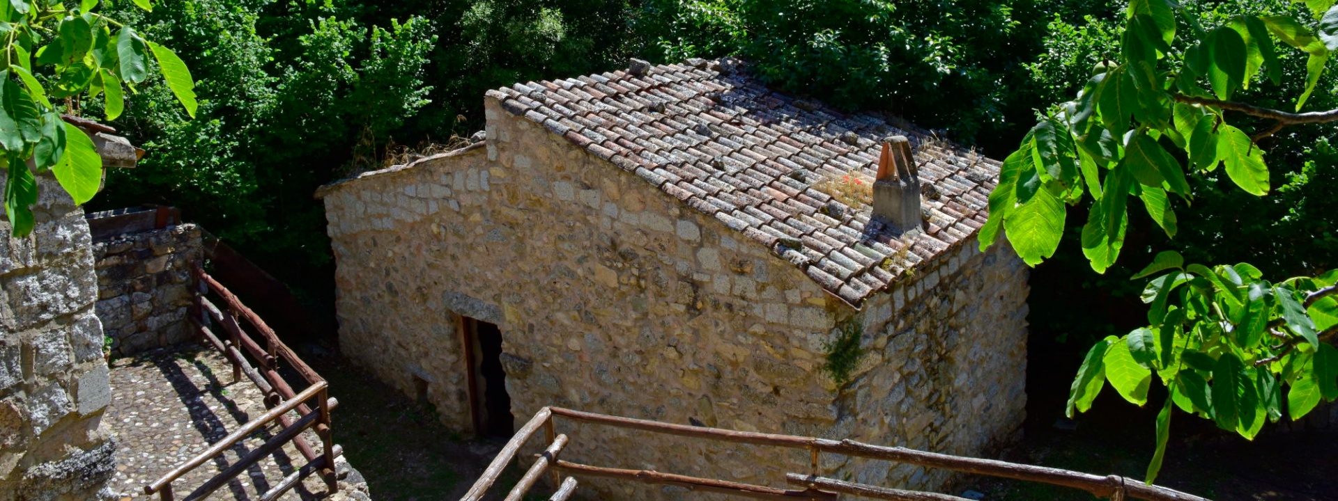 Tiana, gualchiera Bellu. Veduta esterna