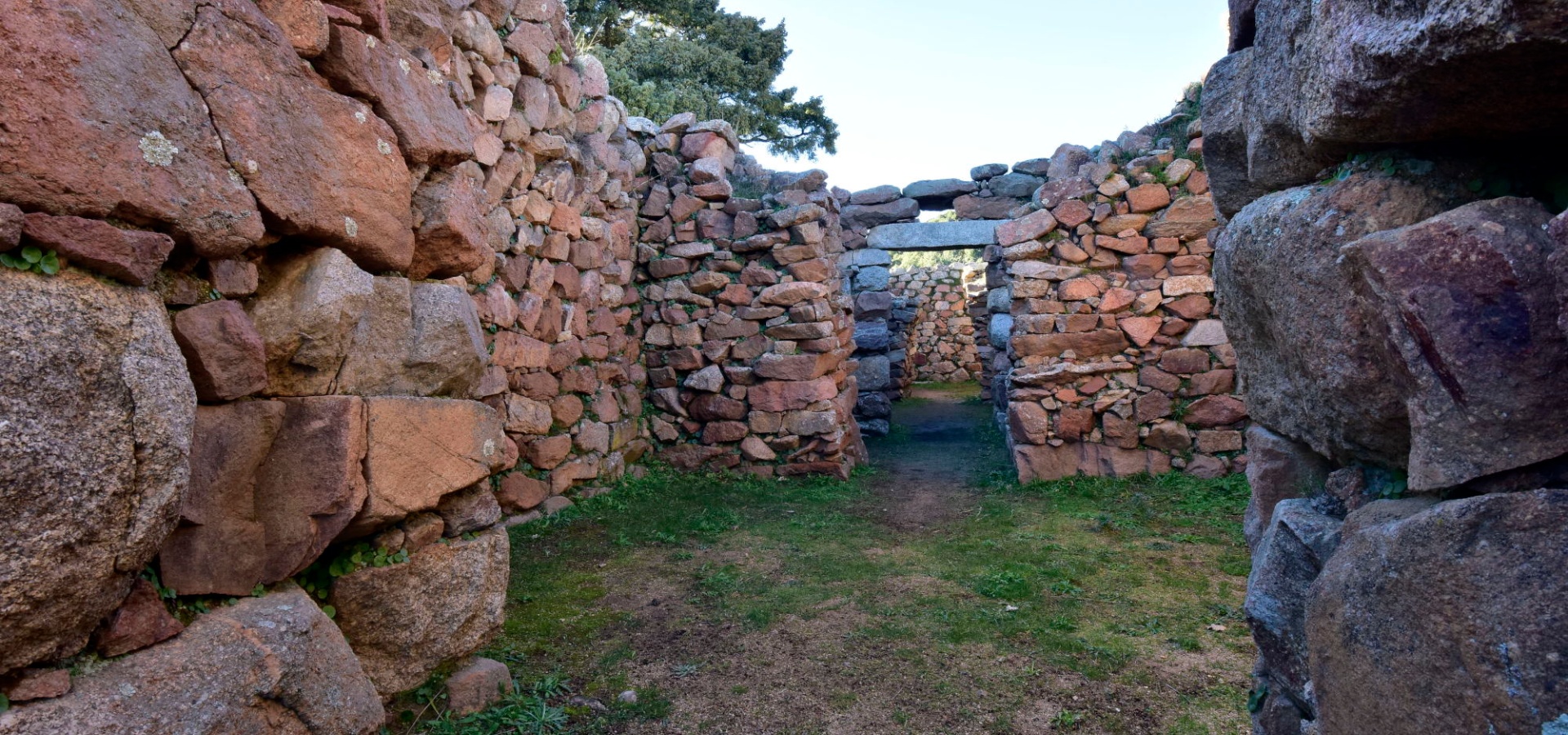 Villagrande Strisaili, s'Arcu 'e ist Forros. Innenraum des Megaron-Tempels A