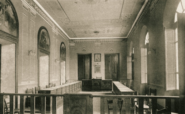 Mario Delitala, Ratssaal der Gemeinde Nuoro in den 1930er Jahren, zeitgenössisches Foto