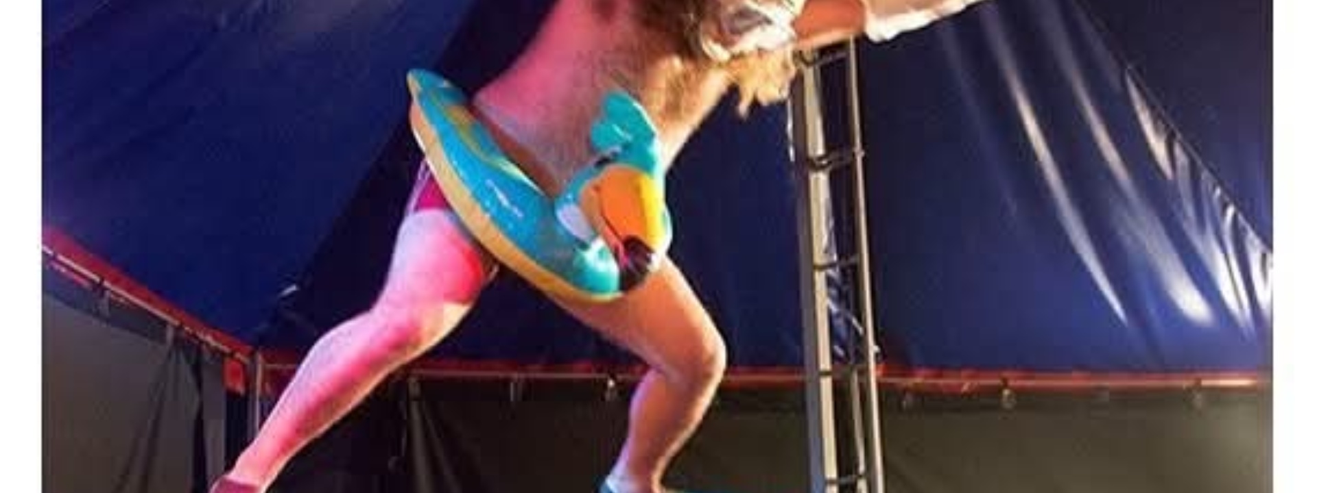 I Barbarciridicoli | El payaso y la flamenca, a Ottana