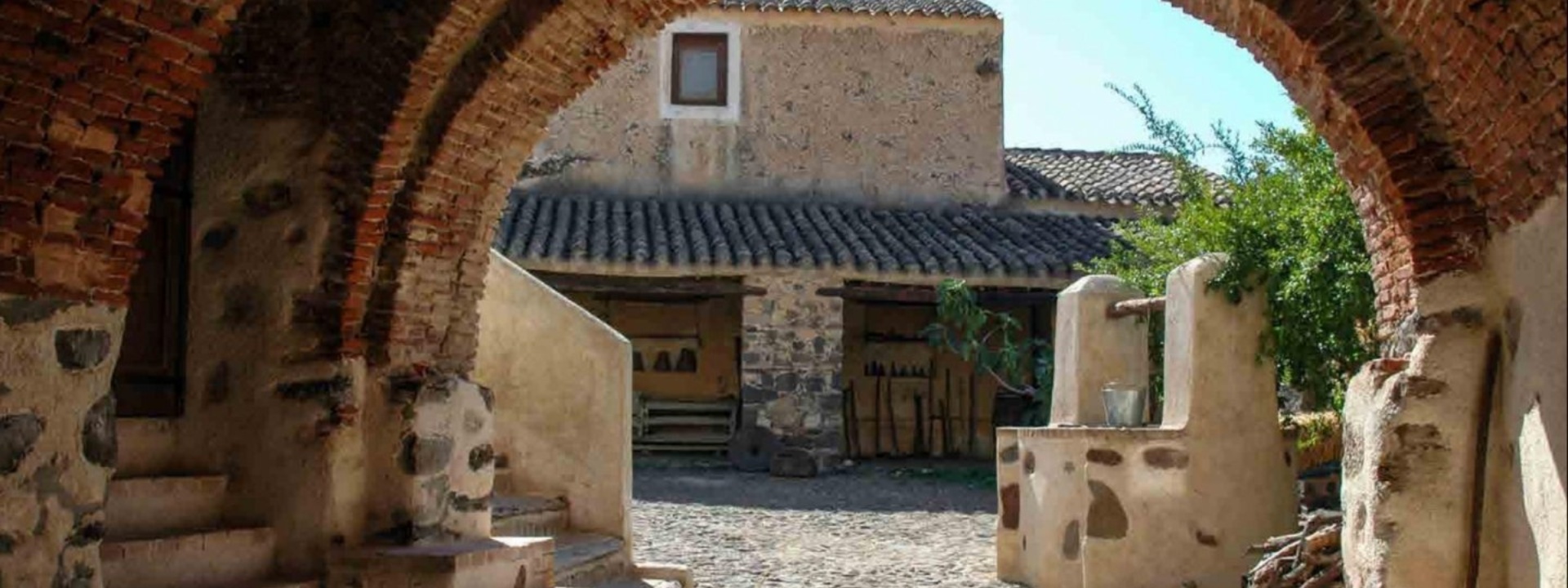 GALTELLI' |“ASPETTANDO IL PREMIO LETTERARIO INTERNAZIONALE CANNE AL VENTO DI GALTELLÌ”