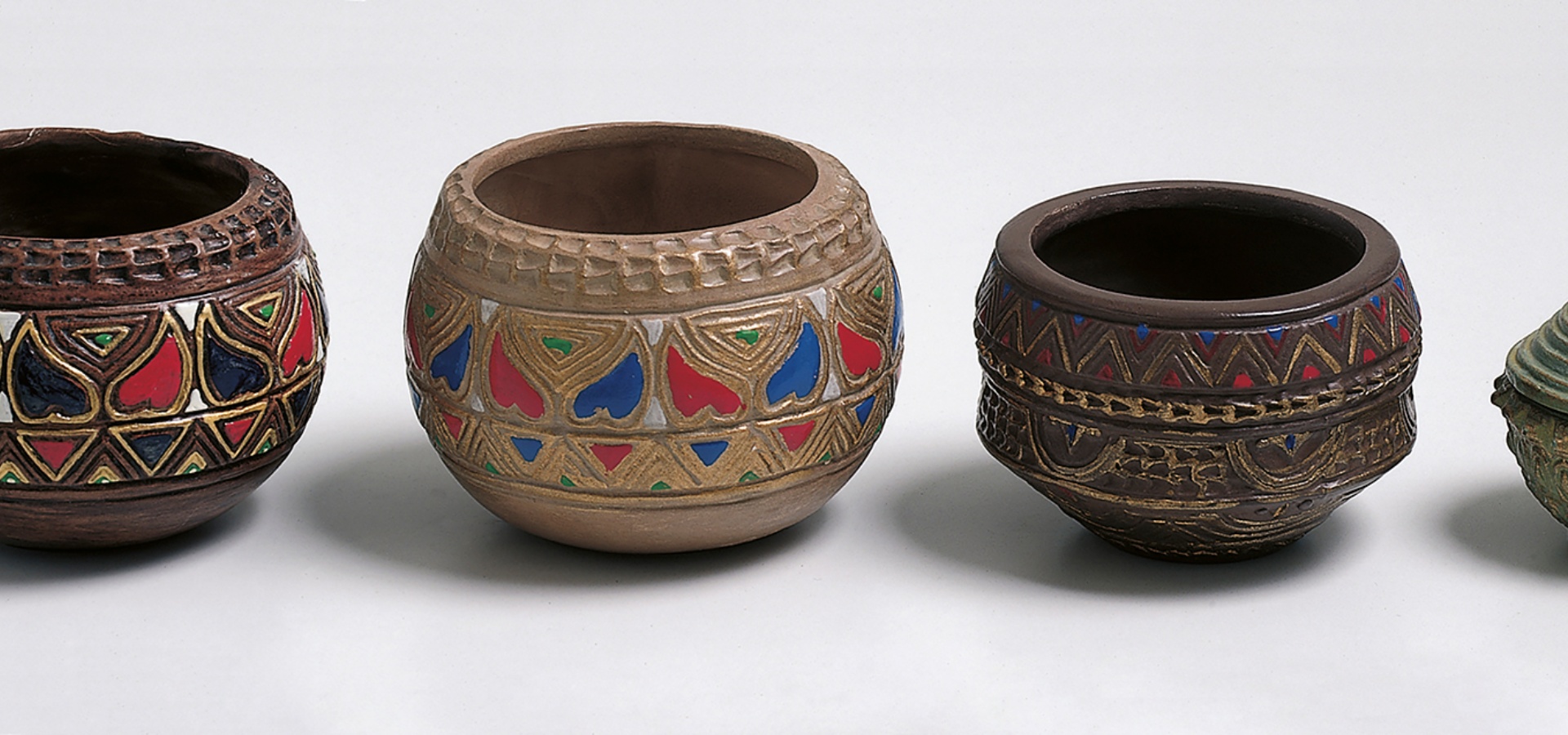 Francesco Ciusa, Bomboniera, 1950er-1960er Jahre, patinierte und kaltbemalte geformte Terrakotta