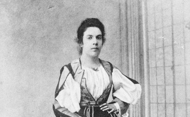 Grazia Deledda in costume di Nuoro