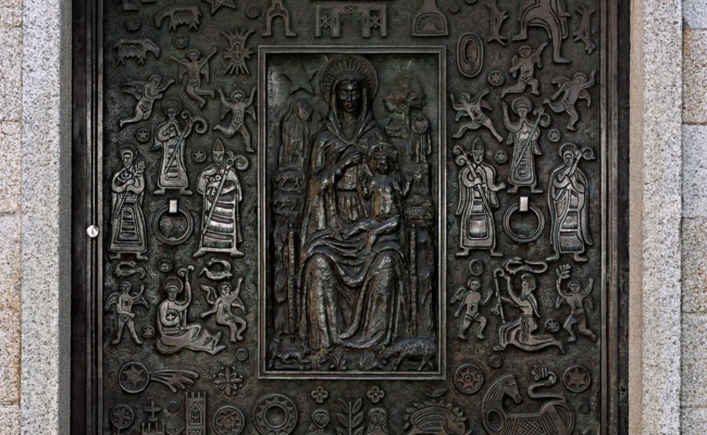 Eugenio Tavolara, Tür der Einsamkeit, 1954, Chiesa della Solitudine, Nuoro