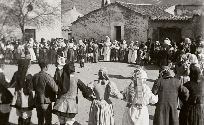 Raffaele Ciceri, Orani, Platz vor der Kirche Santa Croce, Karneval
